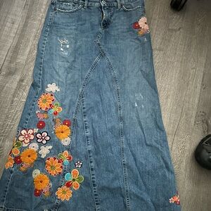 Super rare! Lucky brand embroidered skirt!